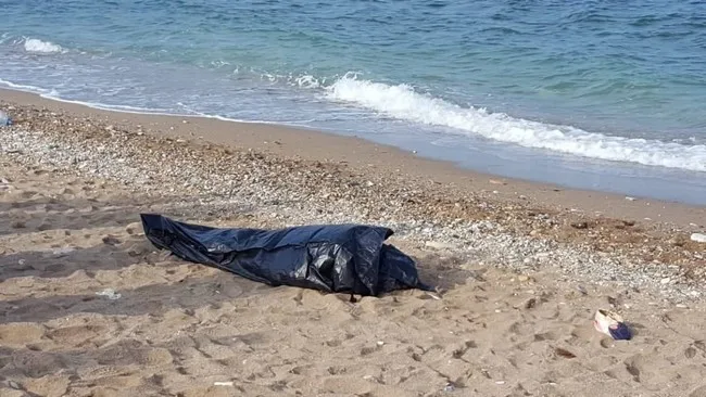 بعد أن لفظهم البحر.. انتشال جثث 3 مهاجرات بسواحل أكلو